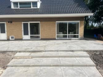 Achtertuin en terras in Harkema — foto 2