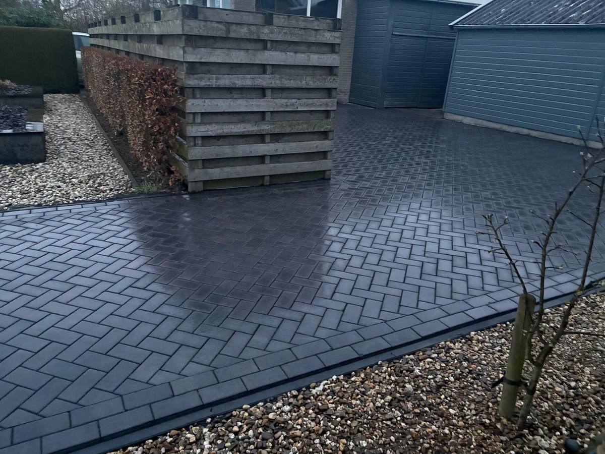 Oprit in Surhuisterveen — foto 1