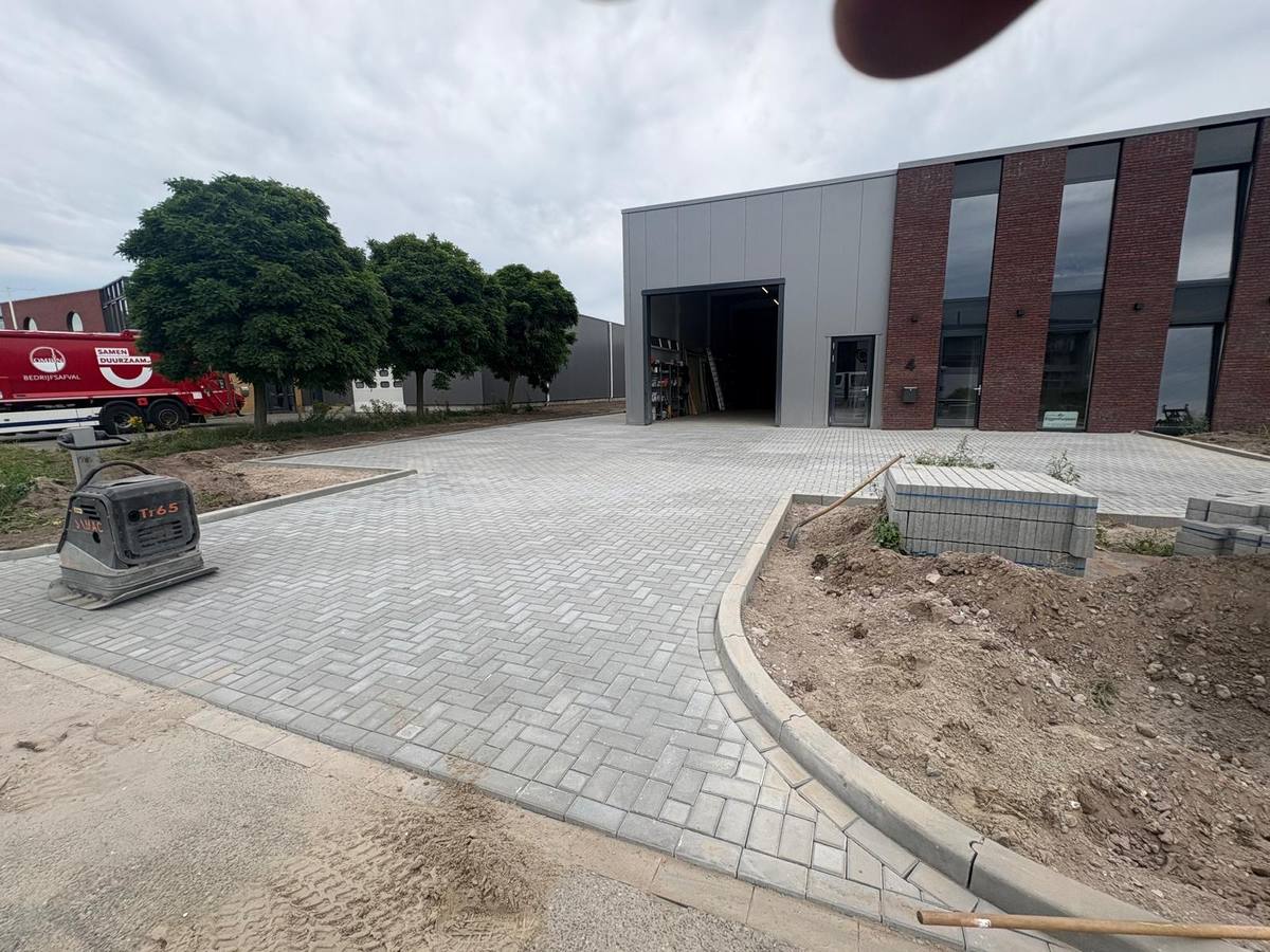 Bedrijfsterrein in Heerenveen — foto 10