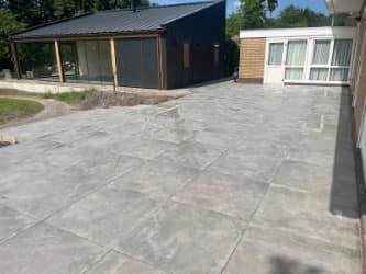 Achtertuin en terras in Harkema — foto 1