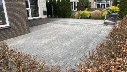 Bijma Bestratingen — oprit harkema