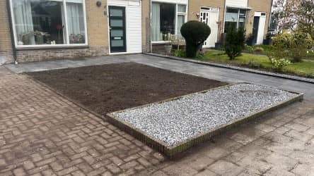 Voortuin in Stiens — foto 3